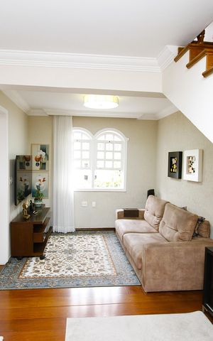 Casa à venda com 220m², 3 quartos e 1 vagaSala