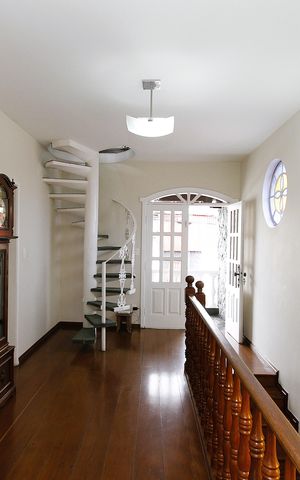 Casa à venda com 220m², 3 quartos e 1 vagaSegundo andar 
