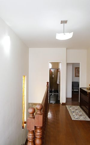 Casa à venda com 220m², 3 quartos e 1 vagaSegundo andar 