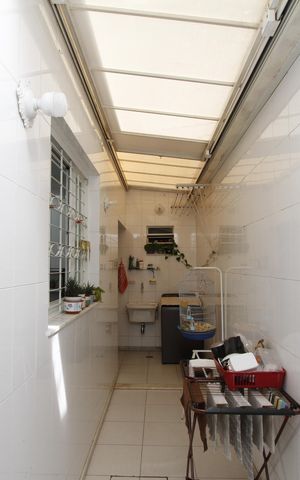 Casa à venda com 220m², 3 quartos e 1 vagaÁrea de Serviço teto retrátil 