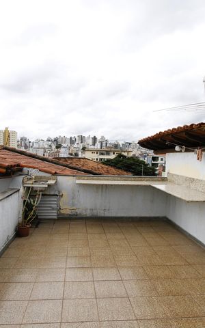 Casa à venda com 220m², 3 quartos e 1 vagaCobertura