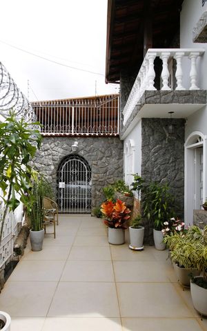 Casa à venda com 220m², 3 quartos e 1 vagaÁrea externa