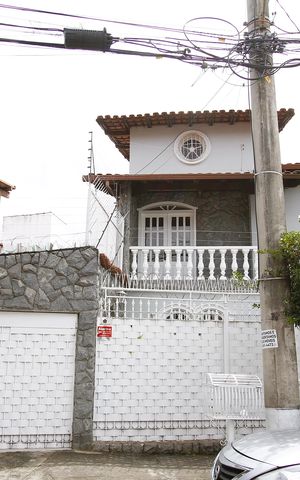 Casa à venda com 220m², 3 quartos e 1 vagaFachada