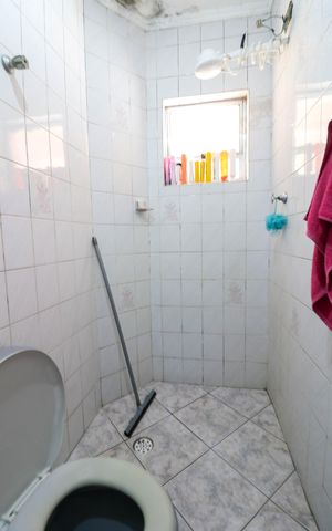 Casa à venda com 160m², 4 quartos e 2 vagas Casa à venda com 160m², 4 quartos e 2 vagasBanheiro da Suíte