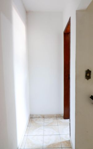 Casa à venda com 160m², 4 quartos e 2 vagas Casa à venda com 160m², 4 quartos e 2 vagasCorredor