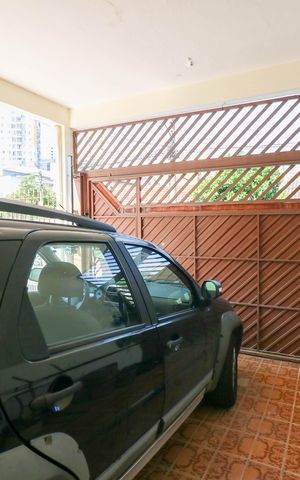 Casa à venda com 160m², 4 quartos e 2 vagas Casa à venda com 160m², 4 quartos e 2 vagasGaragem