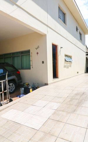 Casa à venda com 160m², 4 quartos e 2 vagas Casa à venda com 160m², 4 quartos e 2 vagasGaragem