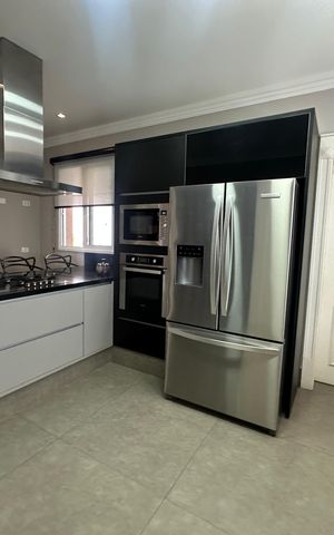 Casa de condomínio à venda com 498m², 3 quartos e 4 vagas Casa de condomínio à venda com 498m², 3 quartos e 4 vagasCozinha