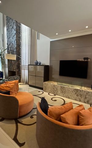 Casa de condomínio à venda com 498m², 3 quartos e 4 vagas Casa de condomínio à venda com 498m², 3 quartos e 4 vagasSala