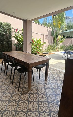 Casa de condomínio à venda com 498m², 3 quartos e 4 vagas Casa de condomínio à venda com 498m², 3 quartos e 4 vagasÁrea comum