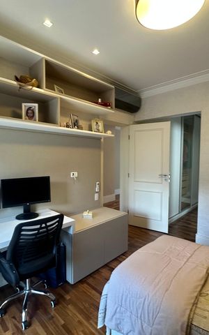 Casa de condomínio à venda com 498m², 3 quartos e 4 vagas Casa de condomínio à venda com 498m², 3 quartos e 4 vagasSuíte 2