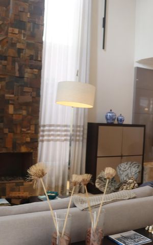 Casa de condomínio à venda com 498m², 3 quartos e 4 vagas Casa de condomínio à venda com 498m², 3 quartos e 4 vagasSala