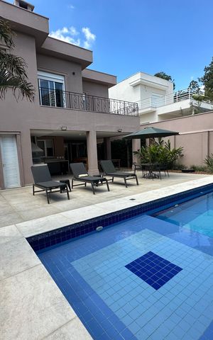 Casa de condomínio à venda com 498m², 3 quartos e 4 vagas Casa de condomínio à venda com 498m², 3 quartos e 4 vagasPiscina