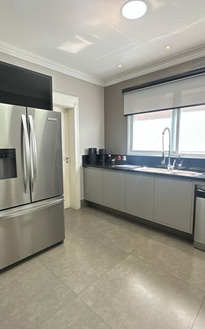 Casa de condomínio à venda com 498m², 3 quartos e 4 vagas Casa de condomínio à venda com 498m², 3 quartos e 4 vagasCozinha