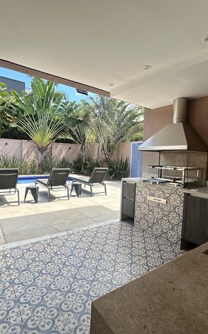 Casa de condomínio à venda com 498m², 3 quartos e 4 vagas Casa de condomínio à venda com 498m², 3 quartos e 4 vagasChurrasqueira