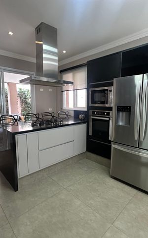 Casa de condomínio à venda com 498m², 3 quartos e 4 vagas Casa de condomínio à venda com 498m², 3 quartos e 4 vagasCozinha