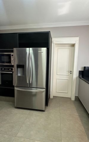 Casa de condomínio à venda com 498m², 3 quartos e 4 vagas Casa de condomínio à venda com 498m², 3 quartos e 4 vagasCozinha
