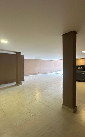 Casa de condomínio à venda com 498m², 3 quartos e 4 vagas Casa de condomínio à venda com 498m², 3 quartos e 4 vagasGaragem