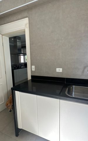 Casa de condomínio à venda com 498m², 3 quartos e 4 vagas Casa de condomínio à venda com 498m², 3 quartos e 4 vagasÁrea de Serviço