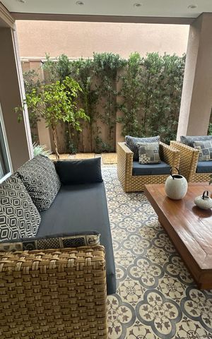 Casa de condomínio à venda com 498m², 3 quartos e 4 vagas Casa de condomínio à venda com 498m², 3 quartos e 4 vagasÁrea comum