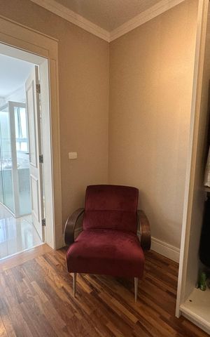 Casa de condomínio à venda com 498m², 3 quartos e 4 vagas Casa de condomínio à venda com 498m², 3 quartos e 4 vagasCloset da suíte 3
