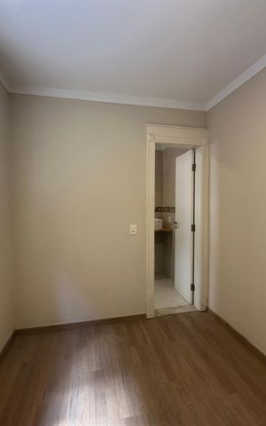 Casa de condomínio à venda com 498m², 3 quartos e 4 vagas Casa de condomínio à venda com 498m², 3 quartos e 4 vagasQuarto de Serviço
