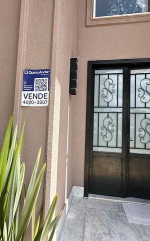 Casa de condomínio à venda com 498m², 3 quartos e 4 vagas Casa de condomínio à venda com 498m², 3 quartos e 4 vagasPlaca