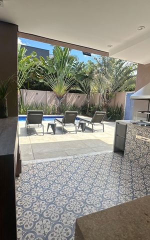 Casa de condomínio à venda com 498m², 3 quartos e 4 vagas Casa de condomínio à venda com 498m², 3 quartos e 4 vagasChurrasqueira