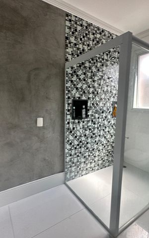 Casa de condomínio à venda com 498m², 3 quartos e 4 vagas Casa de condomínio à venda com 498m², 3 quartos e 4 vagasBanheiro da Suíte 1