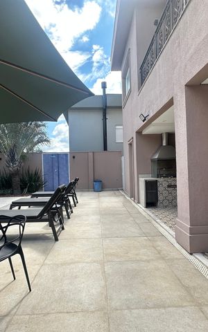 Casa de condomínio à venda com 498m², 3 quartos e 4 vagas Casa de condomínio à venda com 498m², 3 quartos e 4 vagasPiscina