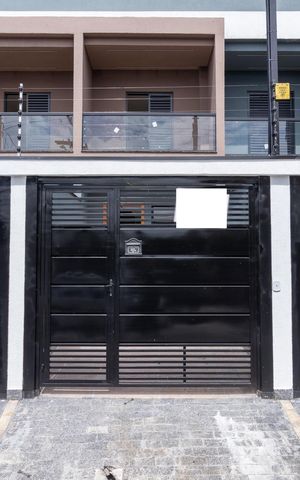 Casa à venda com 85m², 2 quartos e 1 vagaFachada
