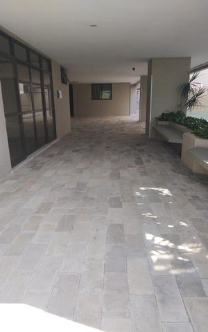 Apartamento à venda com 165m², 5 quartos e 3 vagas Apartamento à venda com 165m², 5 quartos e 3 vagasÁrea externa