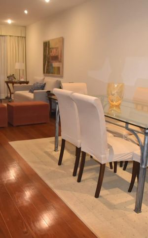 Apartamento à venda com 165m², 5 quartos e 3 vagas Apartamento à venda com 165m², 5 quartos e 3 vagasSala de jantar