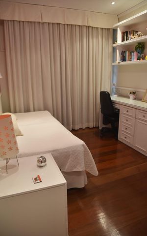 Apartamento à venda com 165m², 5 quartos e 3 vagas Apartamento à venda com 165m², 5 quartos e 3 vagasQuarto