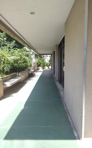 Apartamento à venda com 165m², 5 quartos e 3 vagas Apartamento à venda com 165m², 5 quartos e 3 vagasÁrea externa