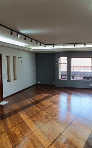 Casa à venda com 256m², 3 quartos e 5 vagasSala