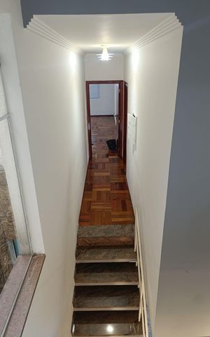 Casa à venda com 256m², 3 quartos e 5 vagasEscada