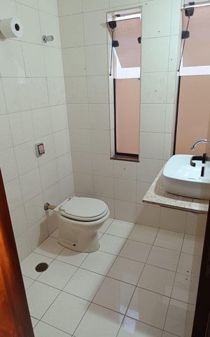 Casa à venda com 256m², 3 quartos e 5 vagasBanheiro