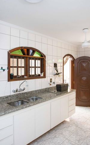 Casa à venda com 230m², 4 quartos e 3 vagasCozinha
