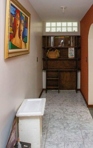 Casa à venda com 230m², 4 quartos e 3 vagasHall