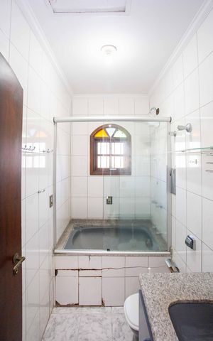Casa à venda com 230m², 4 quartos e 3 vagasBanheiro Social