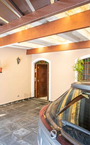 Casa à venda com 230m², 4 quartos e 3 vagasGaragem