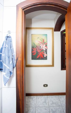 Casa à venda com 230m², 4 quartos e 3 vagasLavabo