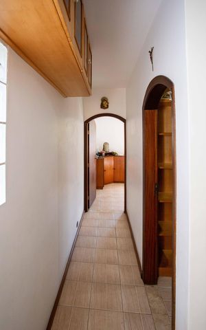 Casa à venda com 230m², 4 quartos e 3 vagasCorredor
