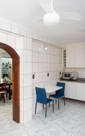 Casa à venda com 230m², 4 quartos e 3 vagasCozinha