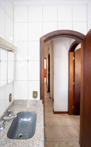 Casa à venda com 230m², 4 quartos e 3 vagasBanheiro Social