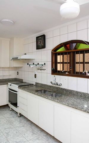 Casa à venda com 230m², 4 quartos e 3 vagasCozinha