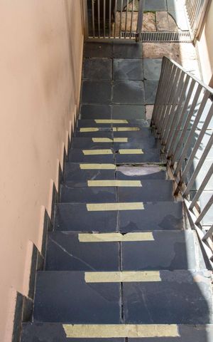 Casa à venda com 230m², 4 quartos e 3 vagasEscada