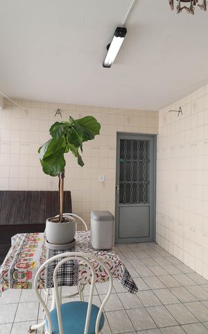 Casa à venda com 150m², 2 quartos e 2 vagas