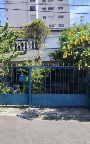 Casa para alugar com 160m², 3 quartos e 2 vagasFachada